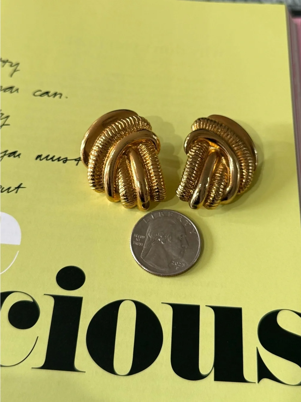 Vintage Gold Knot Earrings - Classic Women's Jewelry